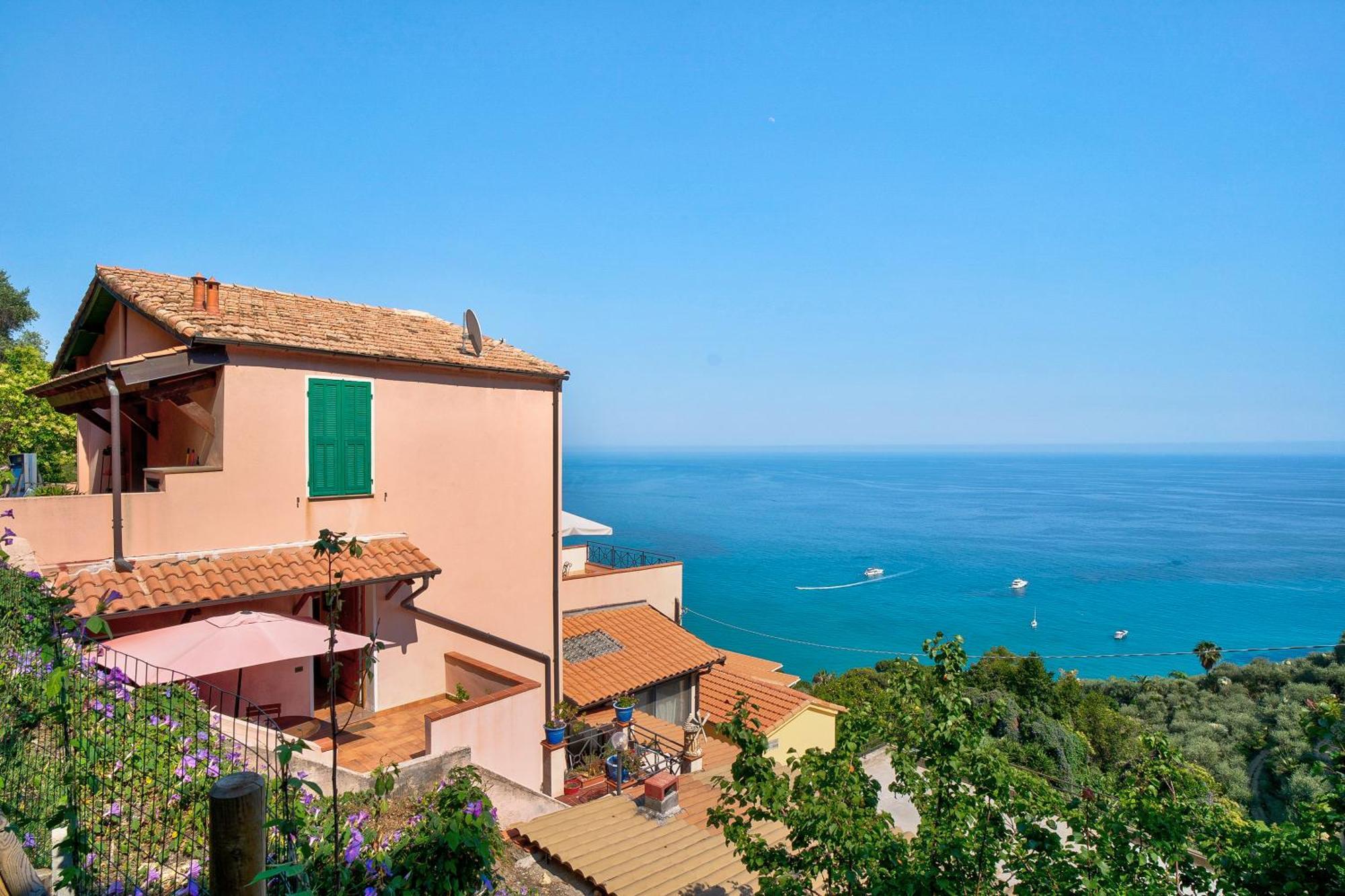 Casa Scotland Apartment Ventimiglia Bagian luar foto